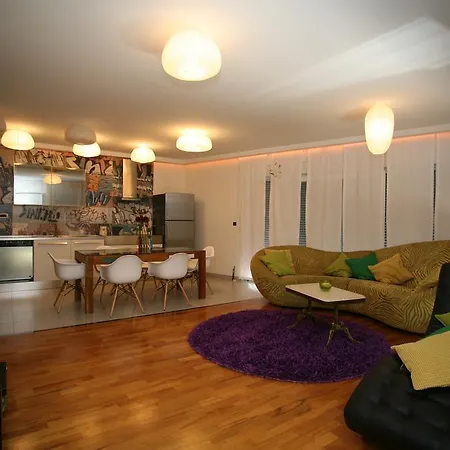 Domus Apartament *