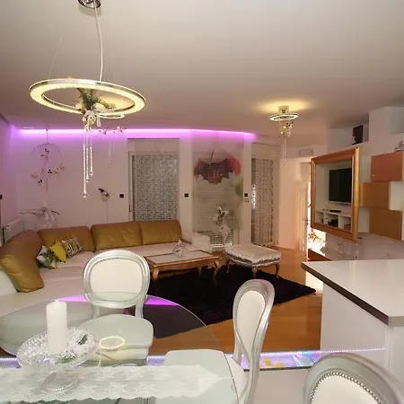 Apartament Domus *