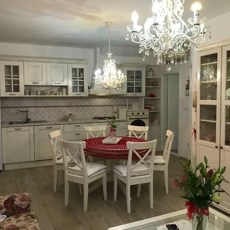 Domus Διαμέρισμα Τρογκίρ